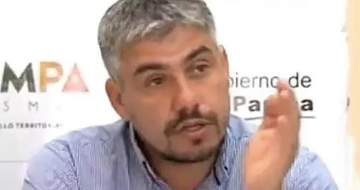 Murió el intendente de Quehué: lo mató un fierro que se desprendió de un camión en la ruta